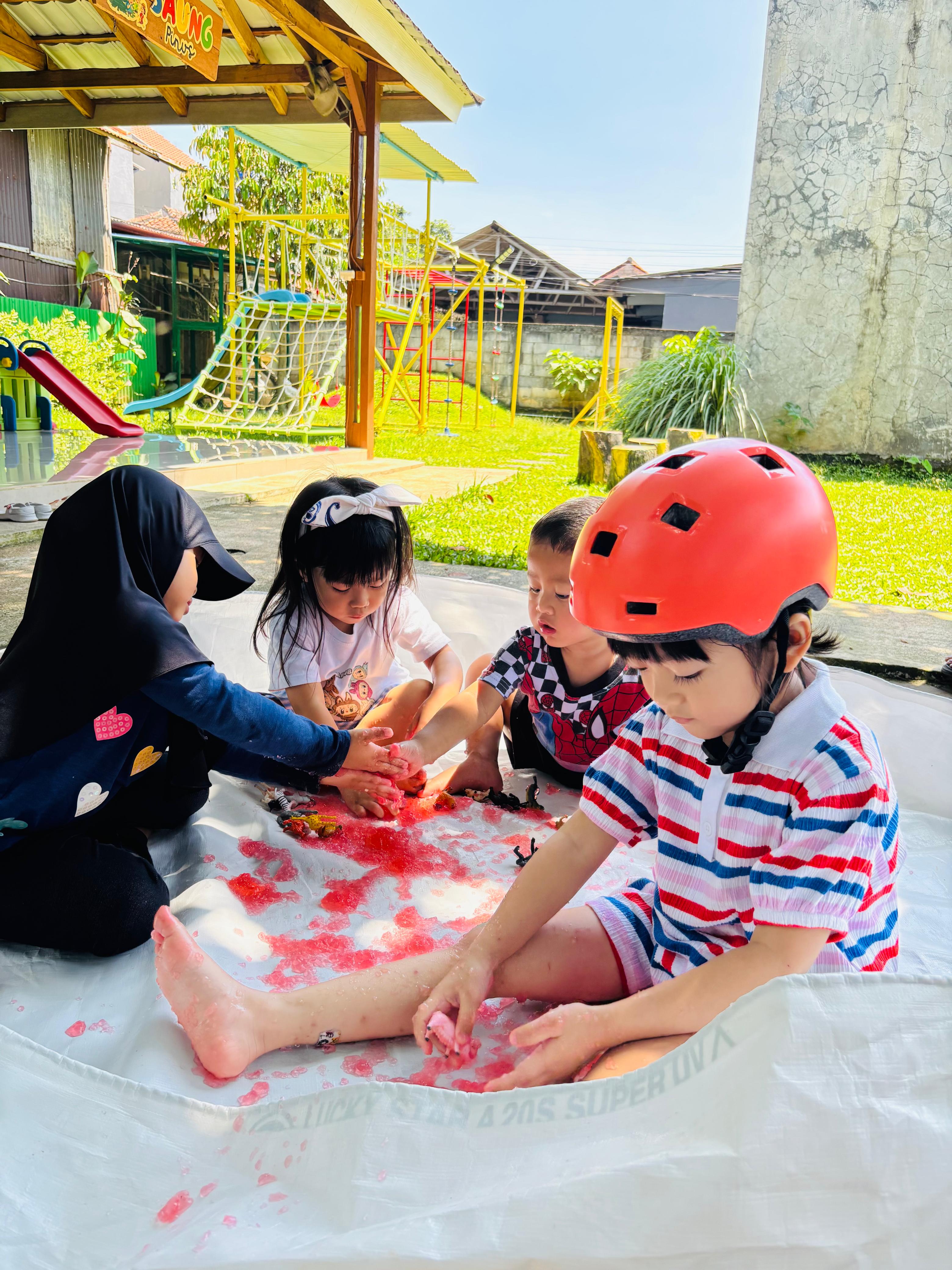 Kegiatan Bermain sambil Belajar Melatih Sensorik Anak